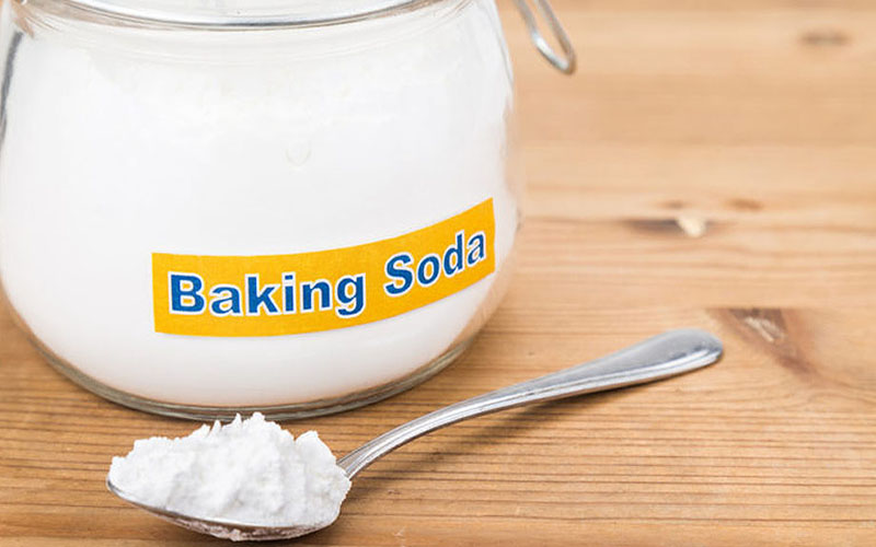 Dùng baking soda để làm sạch sofa